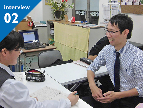先輩講師インタビュー