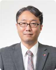 講師